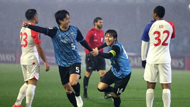 亞冠申花敗川崎，無緣八強，C羅對決夢破。