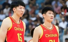 中國男籃雙塔狂轟48分18板，23投21中，最強(qiáng)組合！